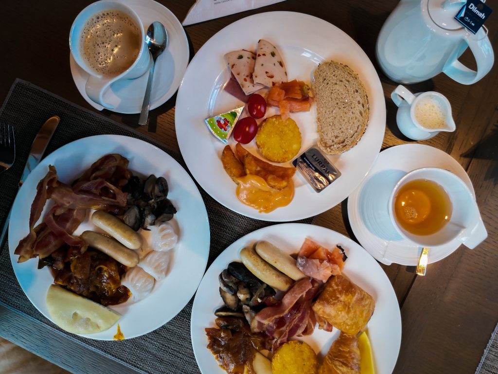 Dining at Carlton City Hotel Singapore Club Lounge for breakfast