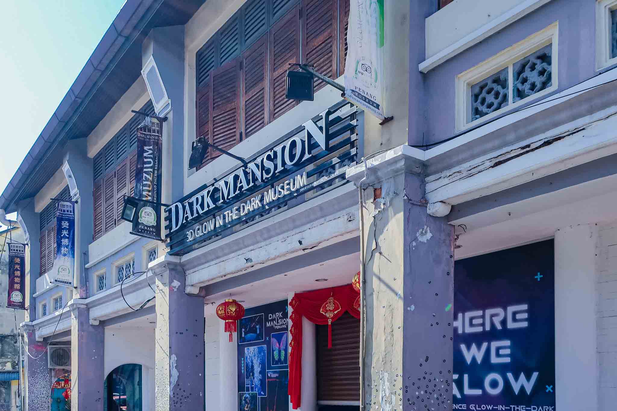 Dark Mansion Penang 3D Glow in the Dark Museum