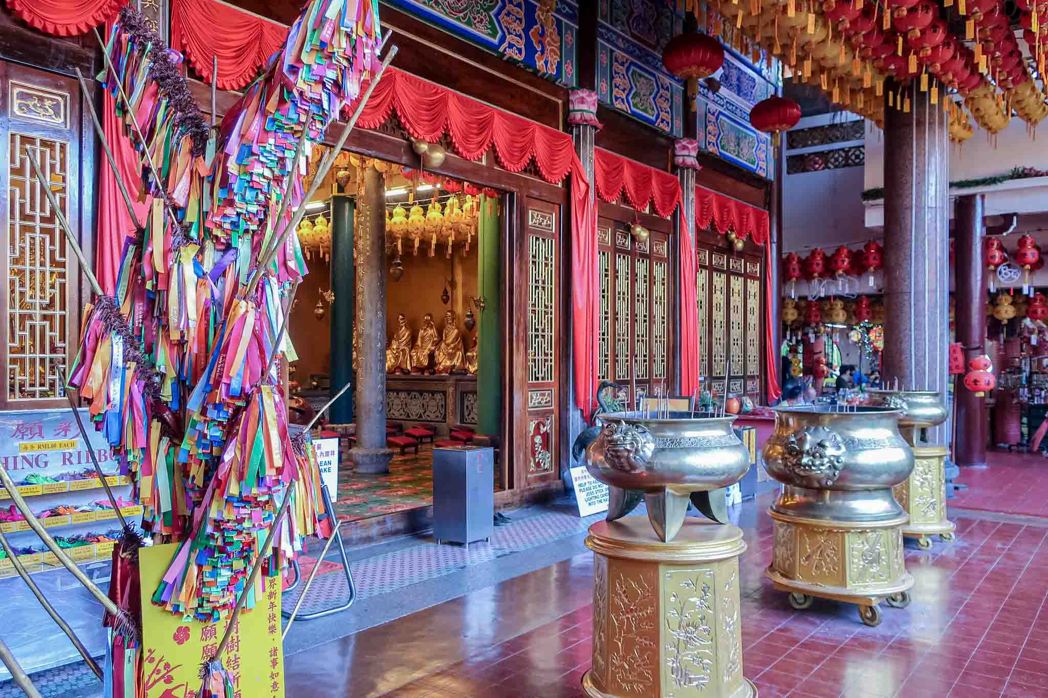 Guide to Top Temples to Visit in Penang, Malaysia