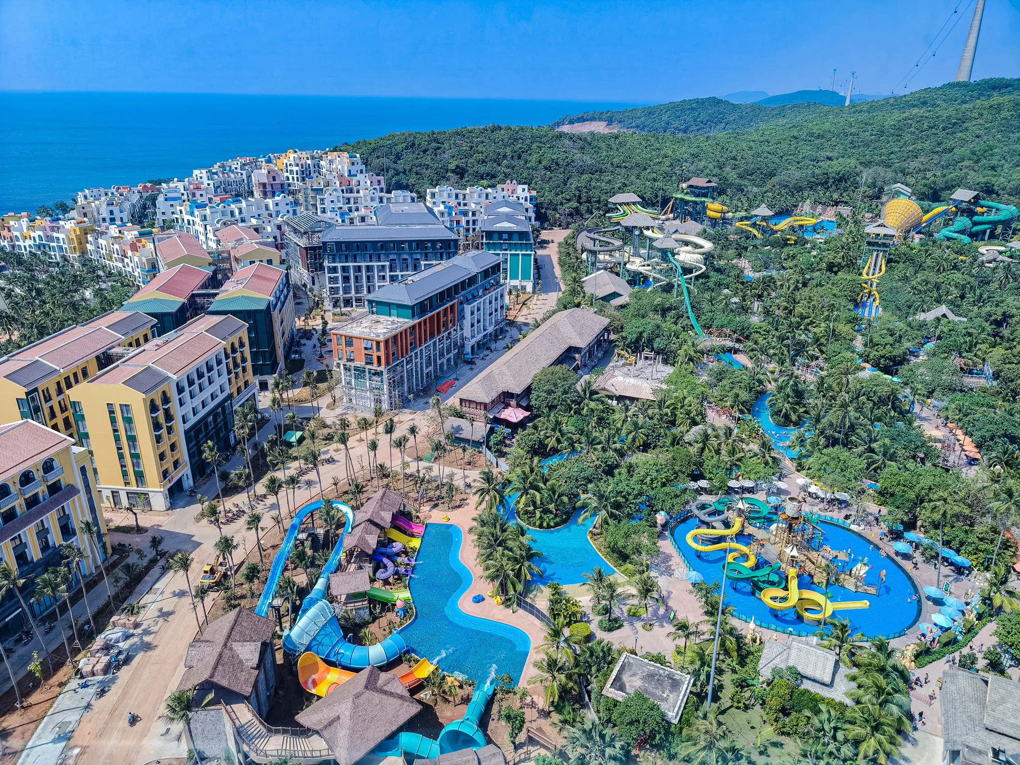 Sun World Hon Thom: Aquatopia Water Park & Cable Car Ride