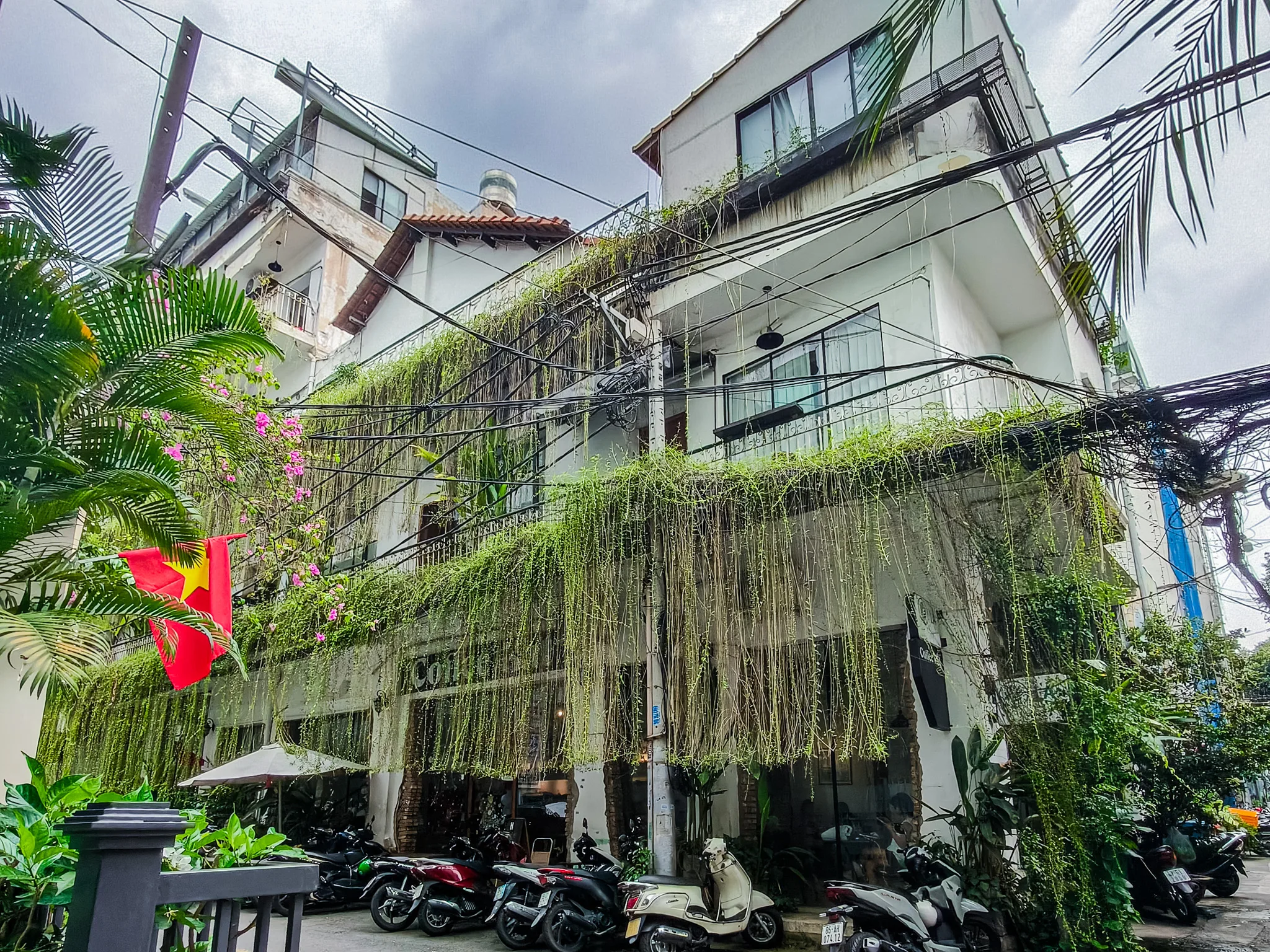 Leaf Signature Hotel: Budget-Friendly Comfort in District 3
