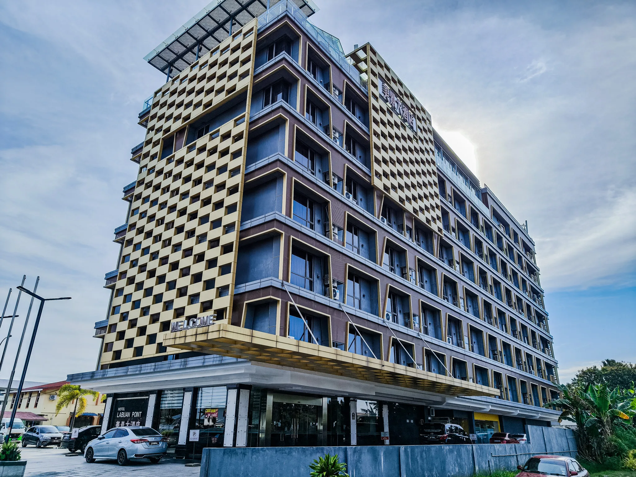 Hotel Labuan Point: Rooftop Skybar and a 24-Hour Mart